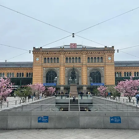 דירה Eich-penthouse, Zentral Am Stadtwald Mit Ausblick Ueber Stadt, 24h Self Check-in, Netflix, Disneyplus הנובר