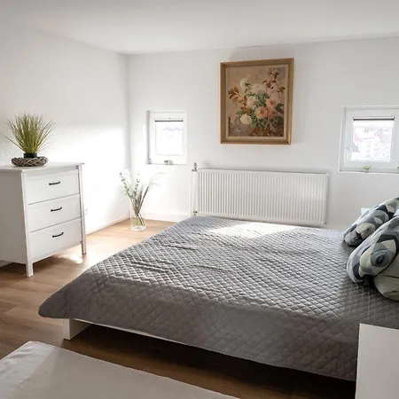 Eich-penthouse, Zentral Am Stadtwald Mit Ausblick über Stadt, 24h Self Check-in, Netflix, Disneyplus Apartamento Hanóver