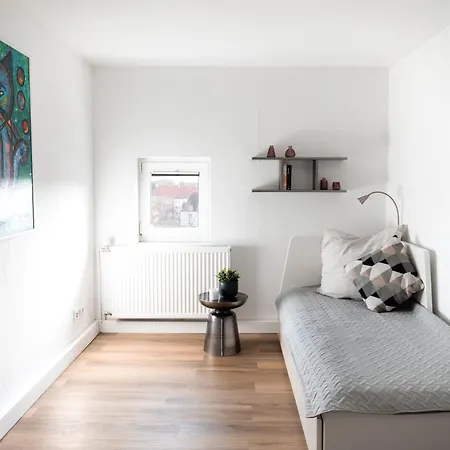 Eich-penthouse, Zentral Am Stadtwald Mit Ausblick Ueber Stadt, 24h Self Check-in, Netflix, Disneyplus Apartament Hanower