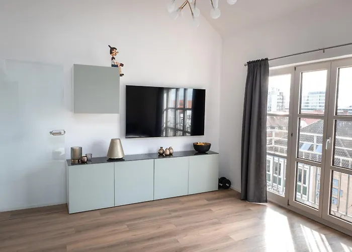 Eich-penthouse, Zentral Am Stadtwald Mit Ausblick Ueber Stadt, 24h Self Check-in, Netflix, Disneyplus 公寓