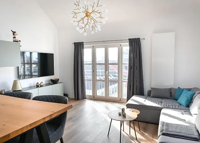 公寓 Eich-penthouse, Zentral Am Stadtwald Mit Ausblick Ueber Stadt, 24h Self Check-in, Netflix, Disneyplus