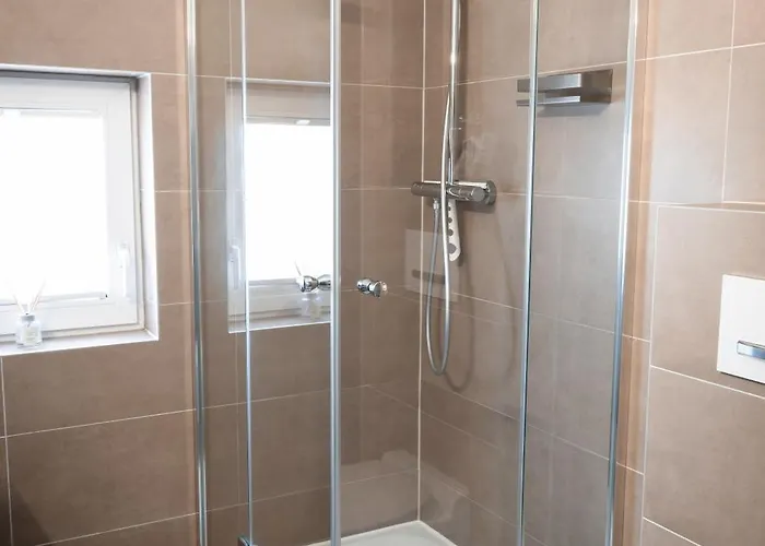 Eich-penthouse, Zentral Am Stadtwald Mit Ausblick Ueber Stadt, 24h Self Check-in, Netflix, Disneyplus Appartement Hanovre