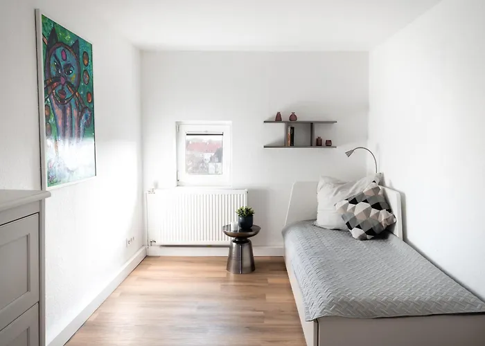 Eich-penthouse, Zentral Am Stadtwald Mit Ausblick Ueber Stadt, 24h Self Check-in, Netflix, Disneyplus Appartement Hanovre