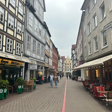 Apartamento Eich-penthouse, Zentral Am Stadtwald Mit Ausblick über Stadt, 24h Self Check-in, Netflix, Disneyplus Hanóver