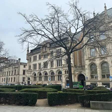 Eich-penthouse, Zentral Am Stadtwald Mit Ausblick über Stadt, 24h Self Check-in, Netflix, Disneyplus Apartamento